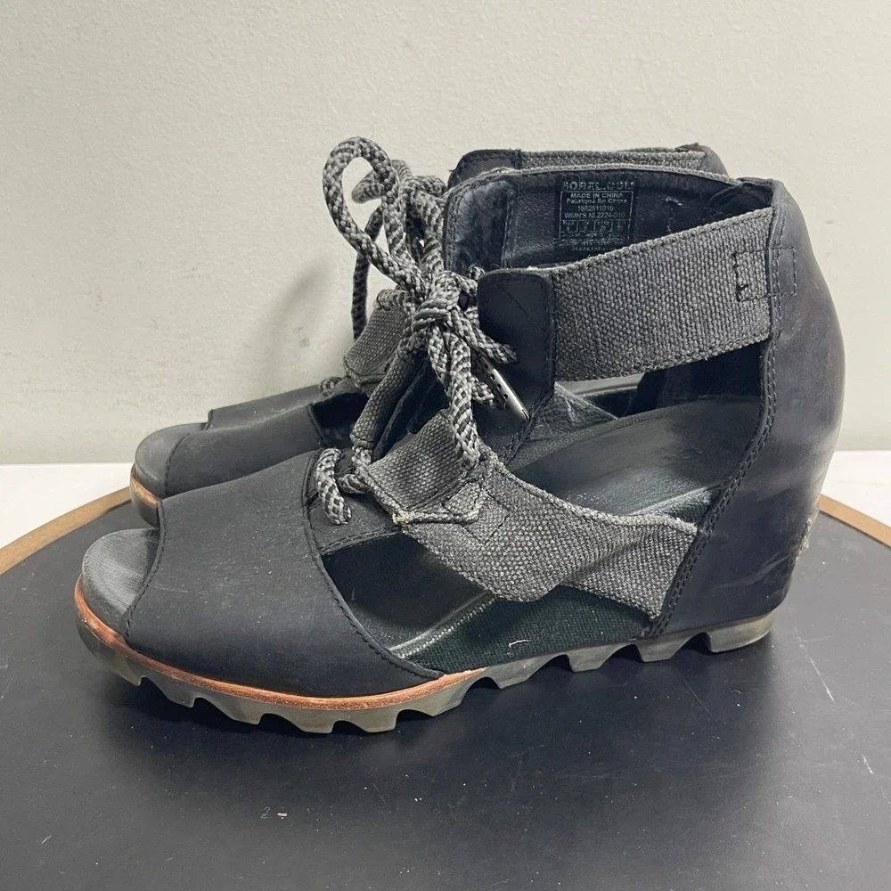 Sorel Joanie Lace Up Wedge Sandals Women Size 8 Peep Toe Black Charcoal Gorpcore